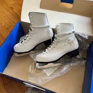 S&P Jamie Sale and David Pelletier White Figure Skates